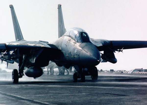 23332 B / 600 x 429 / F14 Tomcat Brake.jpg