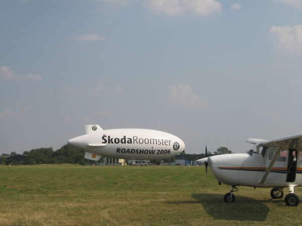 16420 B / 600 x 450 / Skoda vzducholod 007.jpg