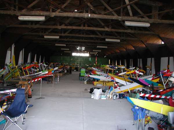 36735 B / 600 x 450 / hangr-modely.jpg