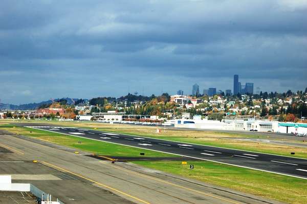 30527 B / 600 x 399 / Rwy.jpg