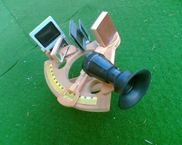 32504 B / 600 x 480 / sextant1.jpg