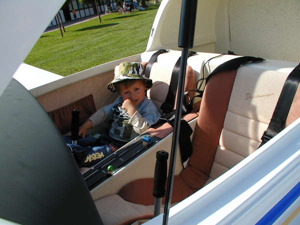 33121 B / 600 x 450 / P5130220.JPG