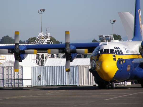 28513 B / 600 x 450 / C-130.jpg