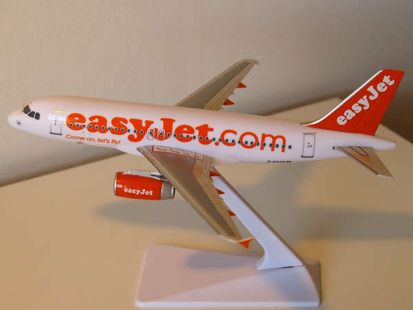 21702 B / 600 x 450 / PP_A319_EasyJet.jpg