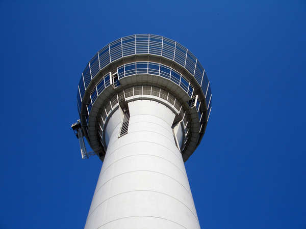 20517 B / 600 x 450 / munich_airport_tower1.jpg