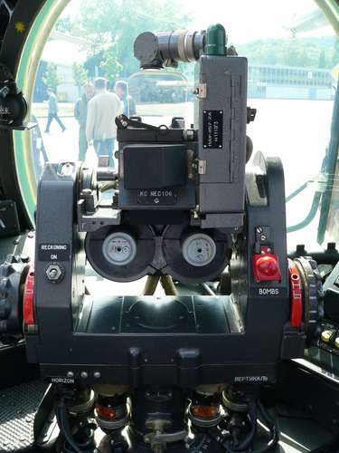 27962 B / 375 x 500 / Jennik_Mi-24Hind_CATE2007_1040680.JPG