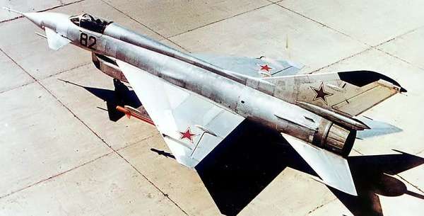 25781 B / 600 x 305 / MiG E-8_.jpg