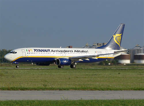 22030 B / 500 x 370 / ryanair-boeing-737-800-alitalia.jpg