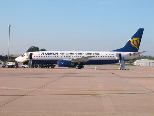 19788 B / 600 x 450 / Ryanair_auf_wiedersehen_Lufthansa.jpg