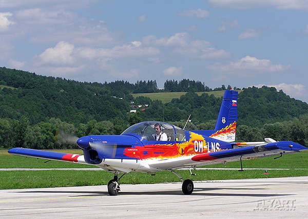 41335 B / 600 x 428 / Z 142 OM-LNS.jpg