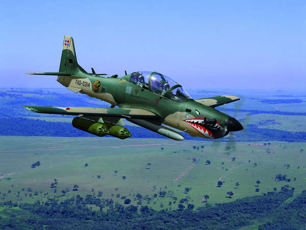 33675 B / 600 x 450 / air_emb-314_super_tucano_dominican_republic_lg.jpg