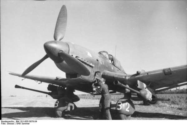 18825 B / 600 x 403 / Sturzkampfbomber_Junkers_Ju_87_G.jpg