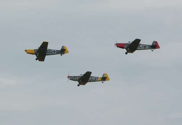 6597 B / 600 x 413 / trio za letu.jpg