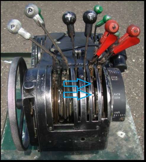 36381 B / 494 x 550 / mixture controls latch.jpg