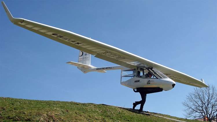 27985 B / 750 x 423 / Personal-Hang-Glider.jpg