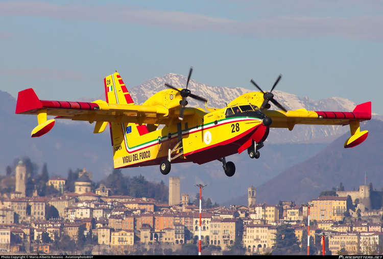 58411 B / 750 x 508 / i-dpcn-vigili-del-fuoco-canadair-cl-215-6b11-cl-415_PlanespottersNet_1243606_1a04aa3735_o.jpg