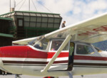 Plne obsaden� Cessna 172M - banda, vystupova�
